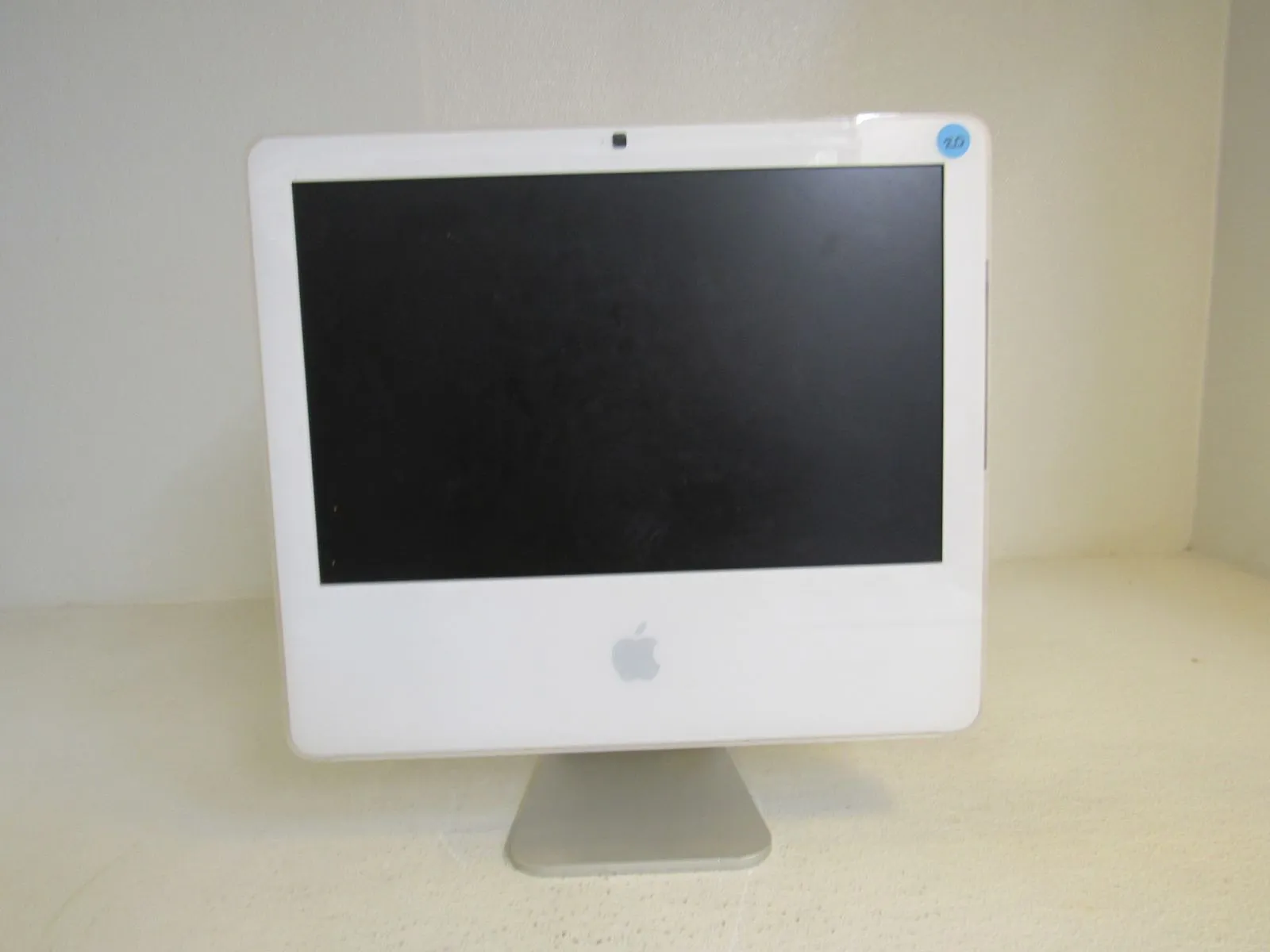 Apple iMac 17 in All In One Computer Bare Unit I White/Gray 1GB RAM A1195 -- Used