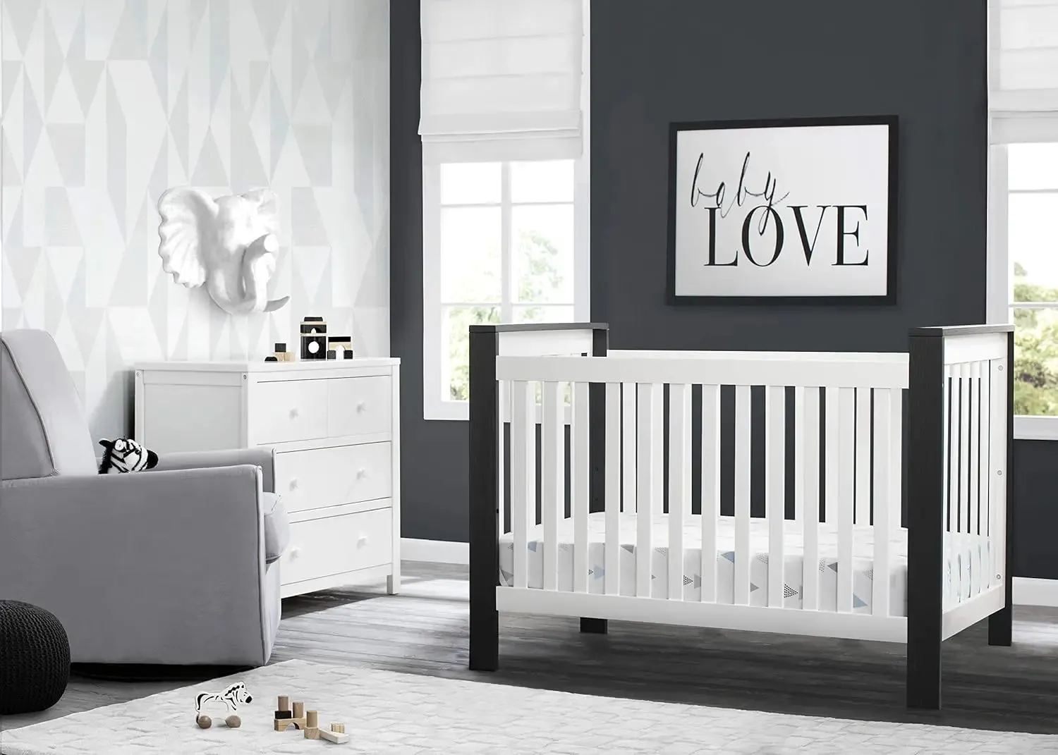 Black And White 4-in-1 Convertible Crib