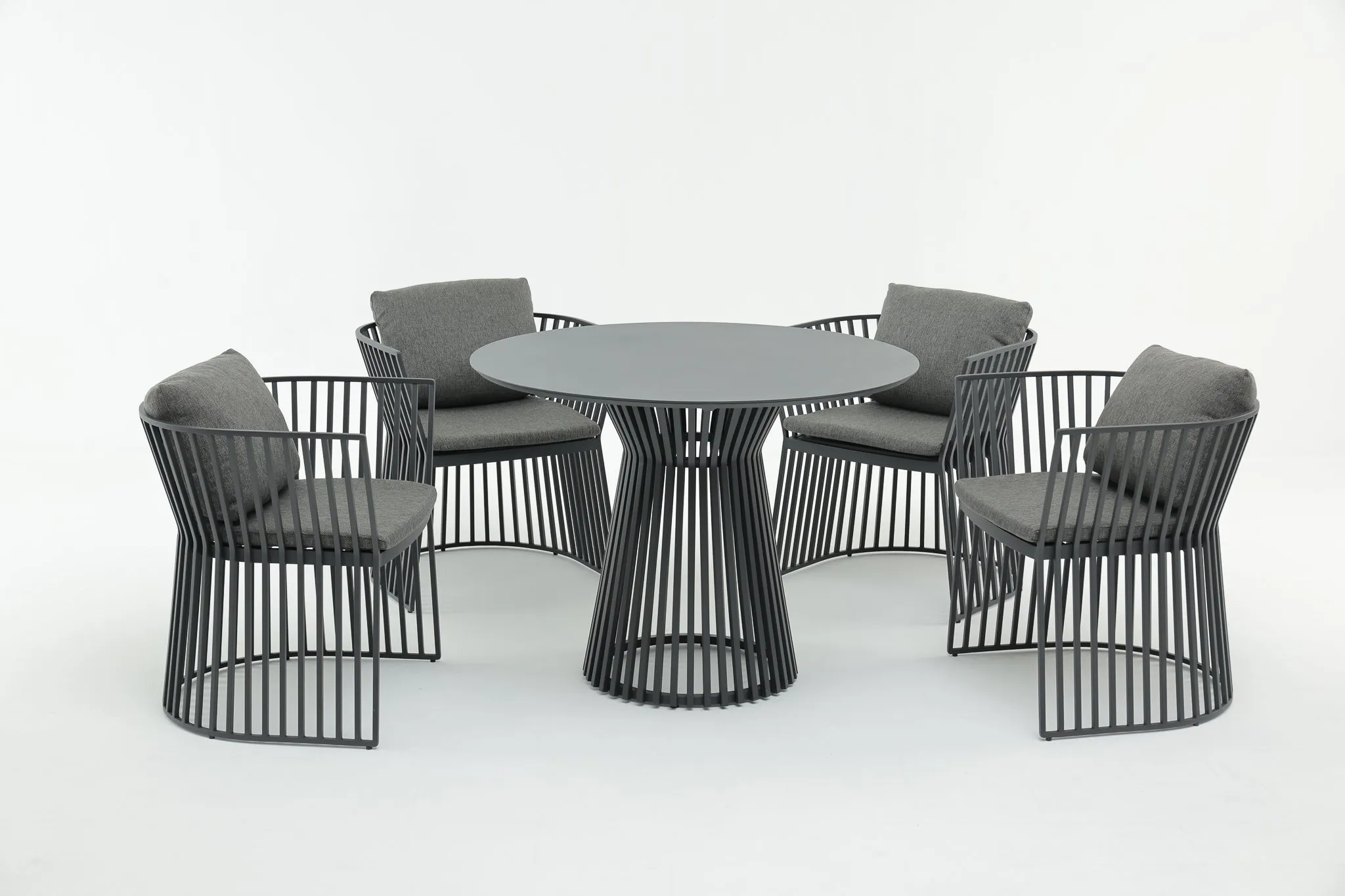 CHANCELLOR Round Outdoor Dining Set (Avail End October 2024)