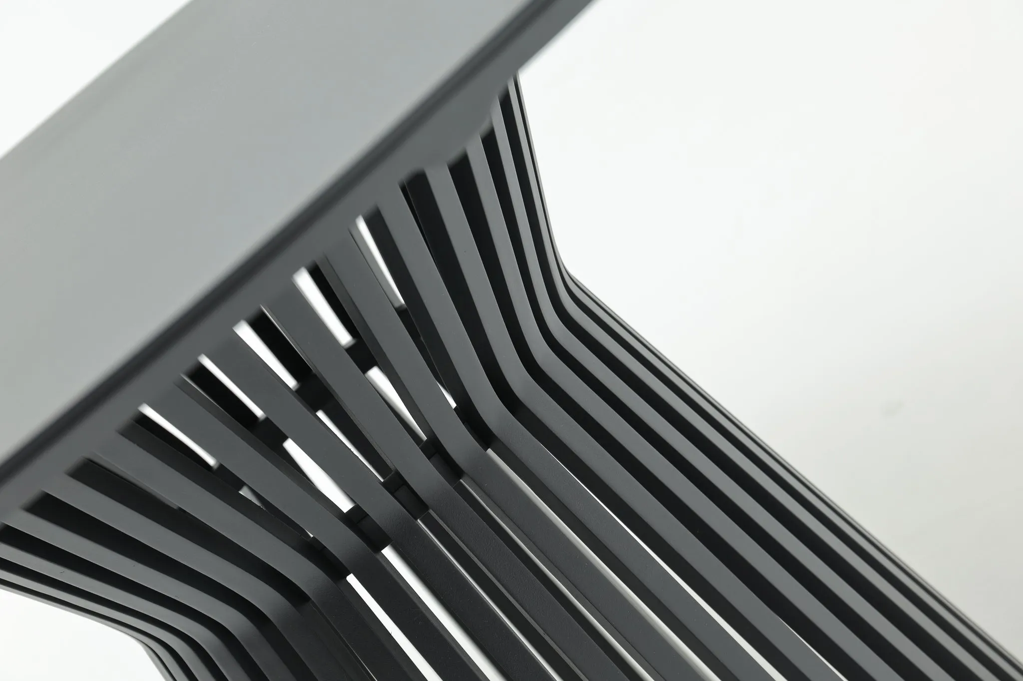 CHANCELLOR Round Outdoor Dining Set (Avail End October 2024)