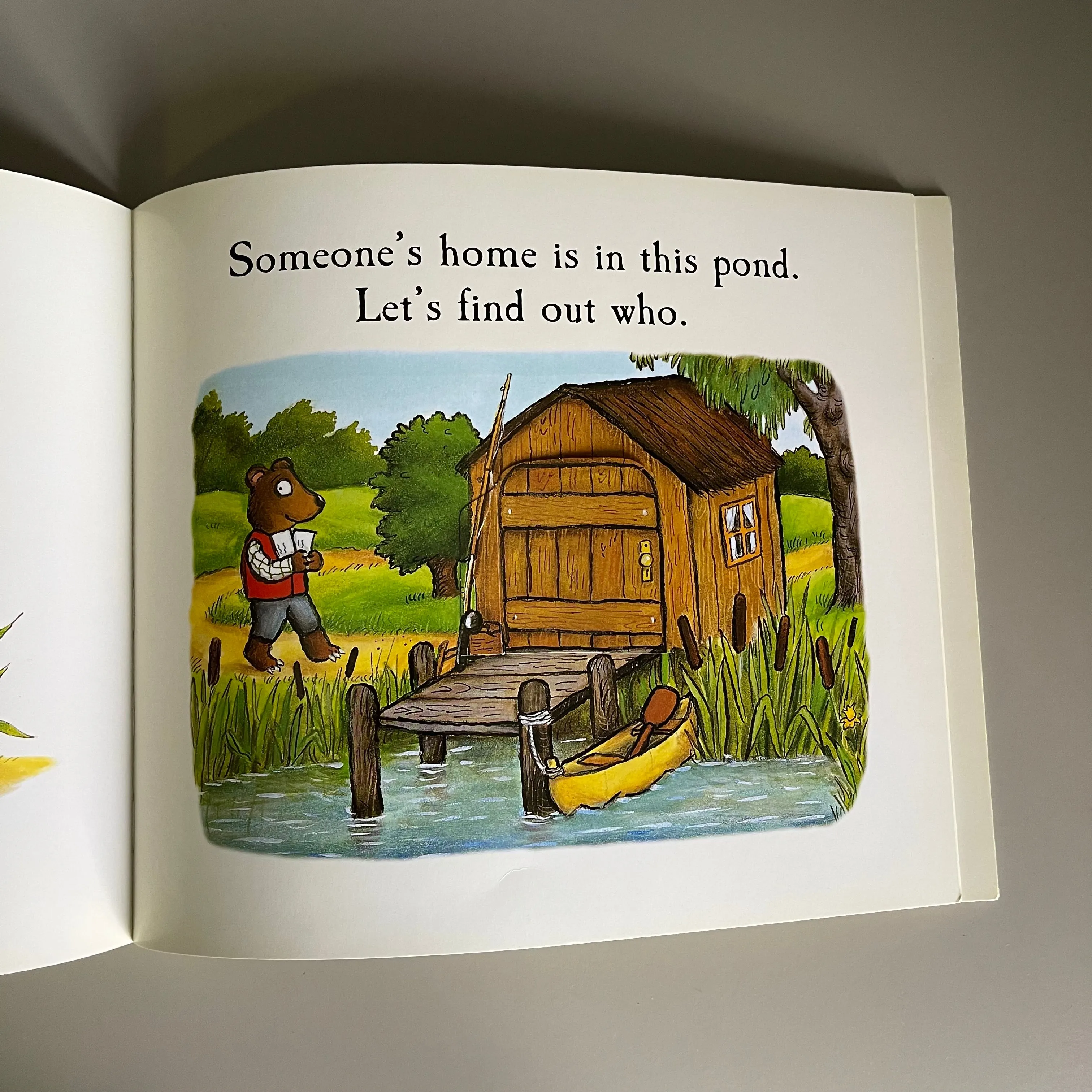 Hide-and-Seek Pig and Postman Bear / Julia Donaldson & Axel Scheffler