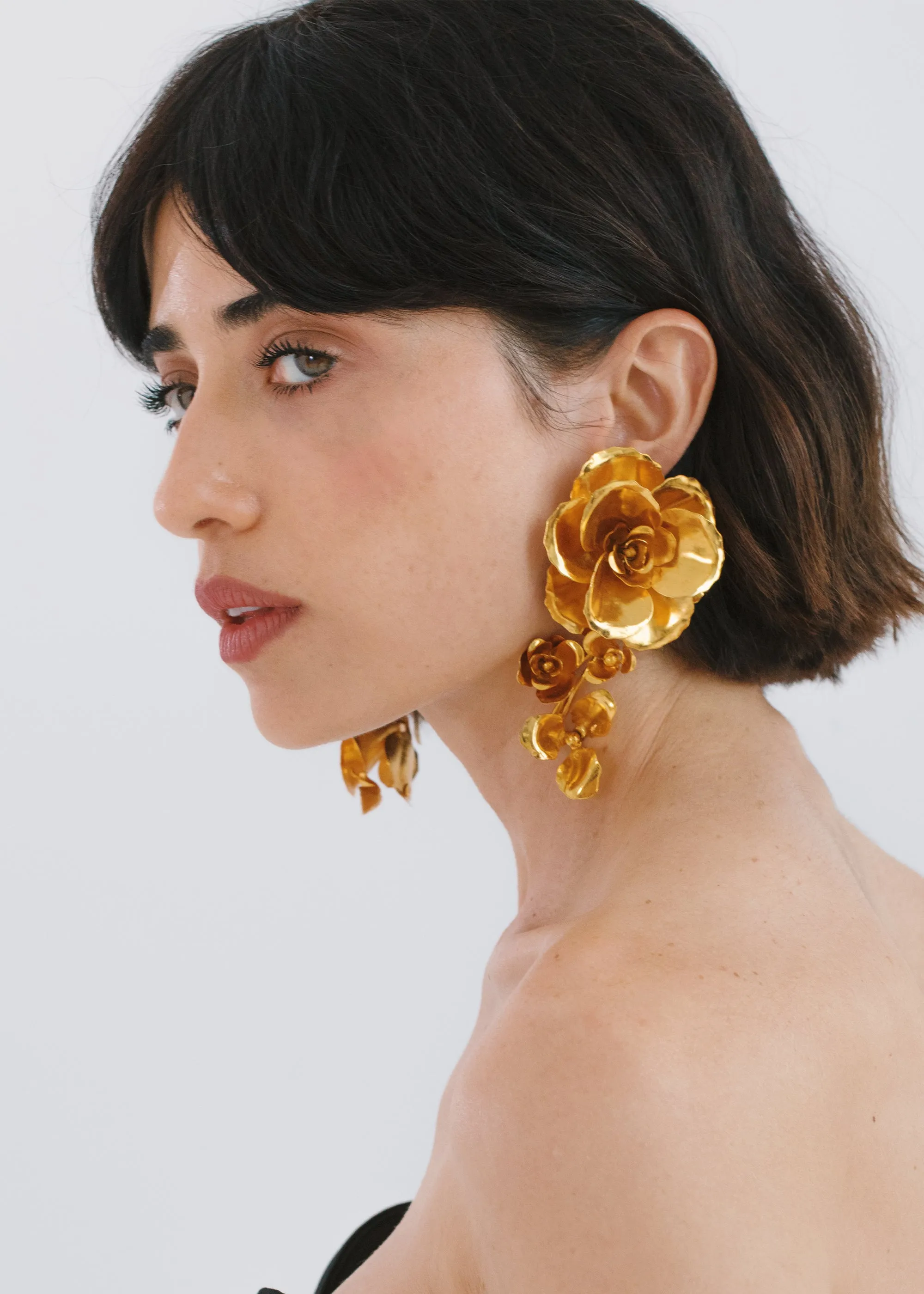 Rosaura Earrings -- Gold