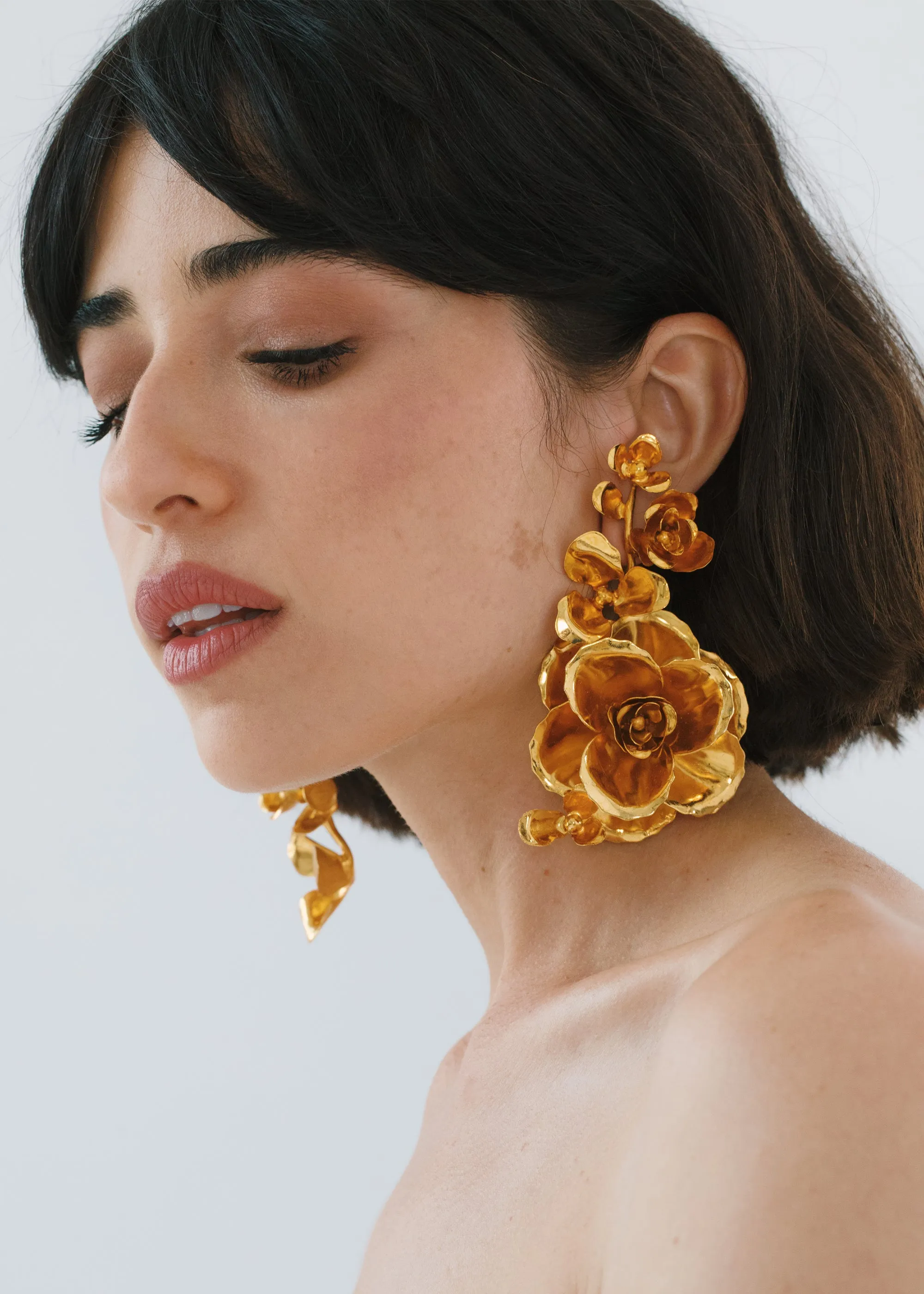 Rosaura Earrings -- Gold